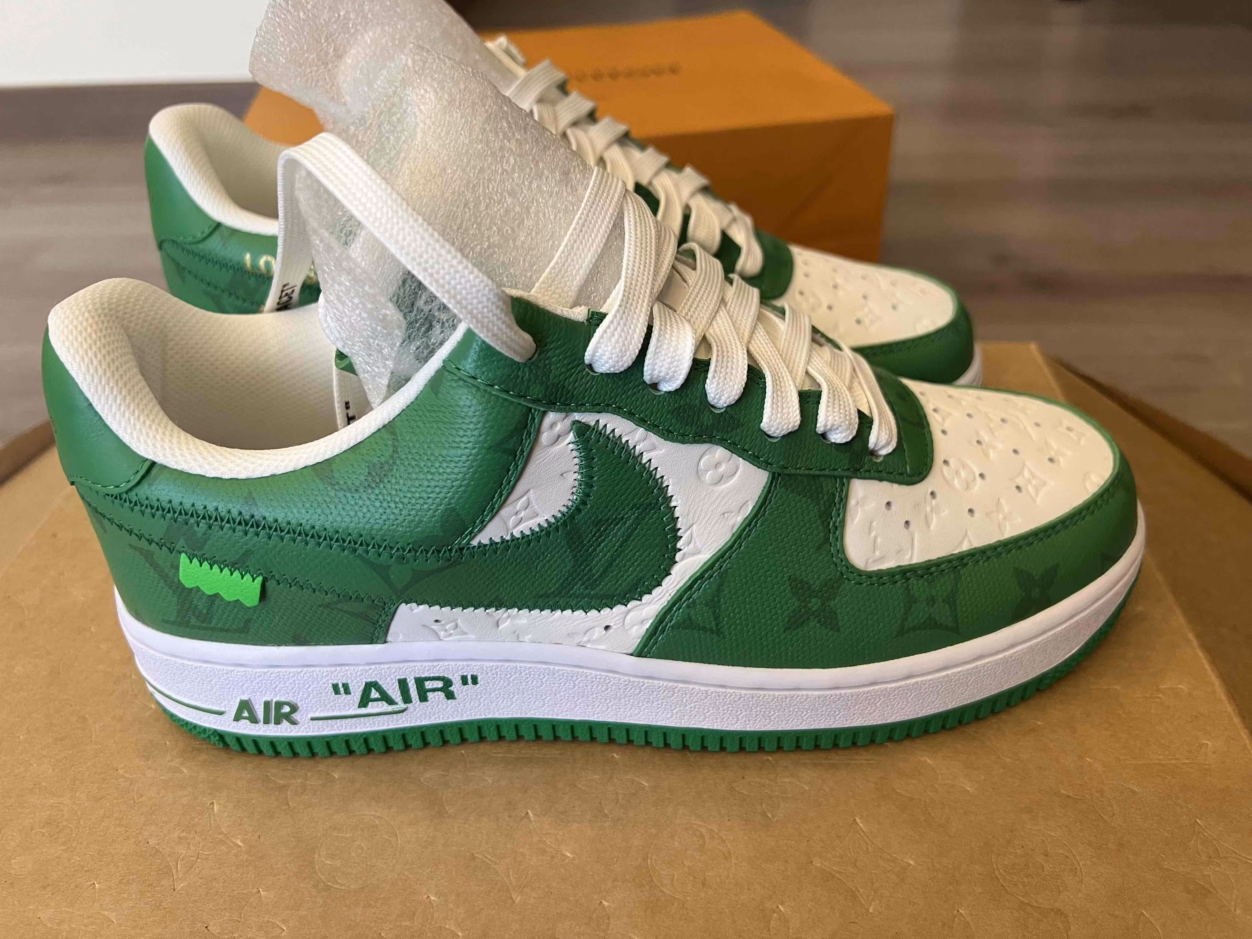 Louis Vuitton x Nike Air Force 1 Low By Virgil Abloh 'White Green' 1A9V9U Louis Vuitton x Nike Air Force 1 Low By Virgil Abloh 'White Green' 1A9V9U